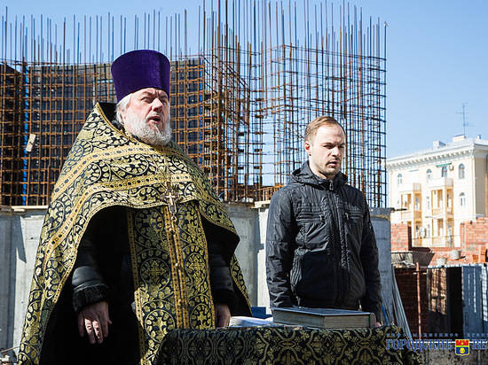В Волгограде в храме Александра Невского впервые проходит литургия