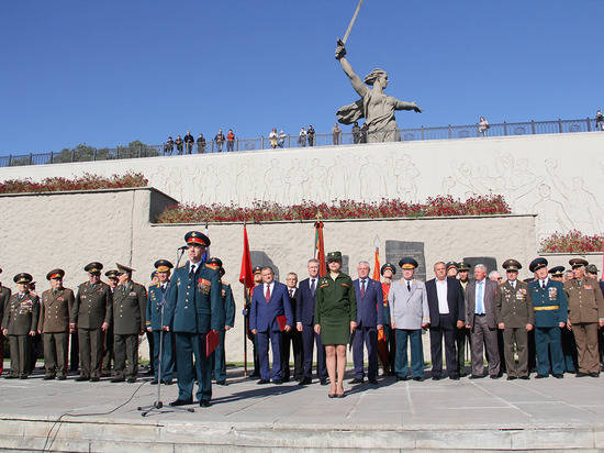 На Мамаевом кургане отметили 75-летие мотострелковой дивизии