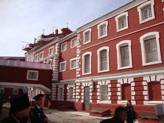 В Волгограде освятили купола тюремного храма