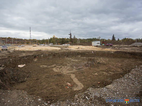В Мемориальном парке у Мамаева кургана начали обустраивать светомузыкальный фонтан