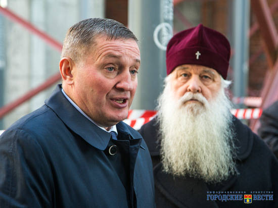 Андрей Бочаров и митрополит Герман побывали на стройплощадке собора Александра Невского