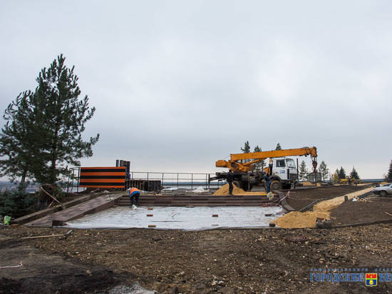 В волгоградском ЦПКиО продолжается  благоустройство мемориальной зоны