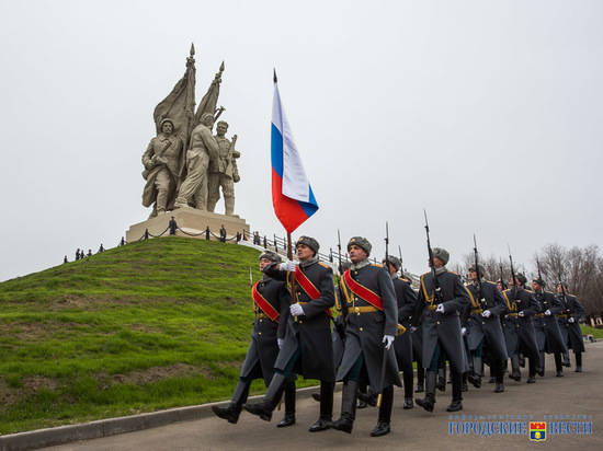 В Калаче-на-Дону отрепетировали прохождение торжественным маршем воинских частей