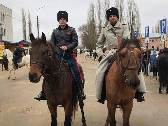 Волгоградцы отправились в уникальный 100-километровый конный  «пробег»