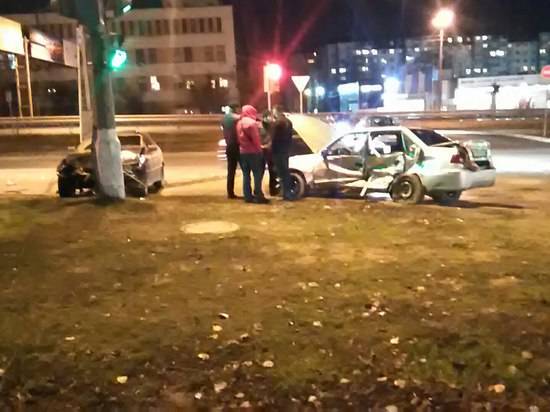 В Дзержинском районе Волгограда две иномарки не смогли разъехаться