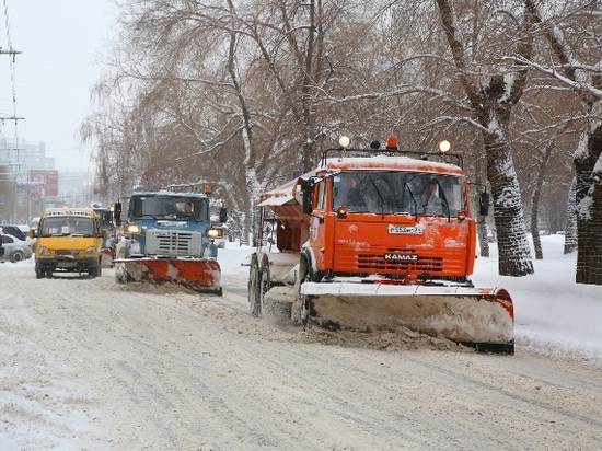 В Волгограде за ночь коммунальщики использовали более 1700 тонн песко-соляной смеси