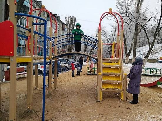 На севере Волгограда завершили реконструкцию двух дворов