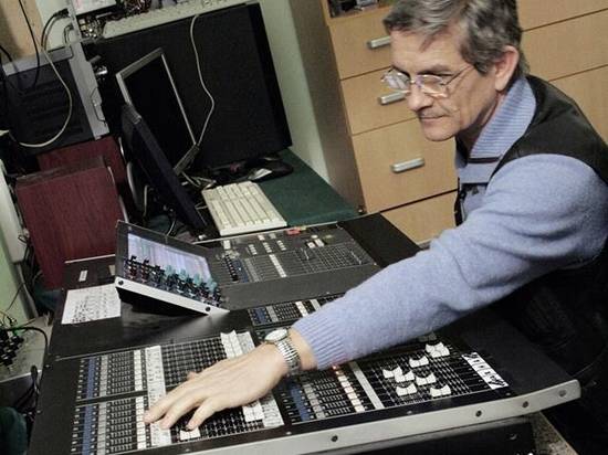 Волгоградский музыкант учил Бари Алибасова играть на фортепиано