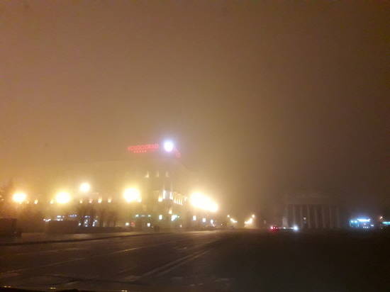 Волгоград воскресным вечером накрыл густой туман