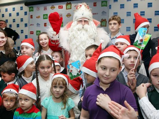 В Волгограде Дед Мороз рассказал о своих детях и внуках