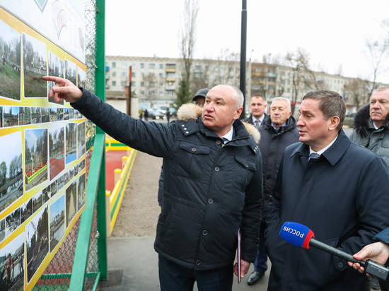 В парках и скверах Урюпинска наводят порядок