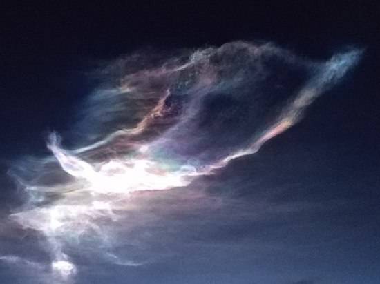 НЛО или ракета: волгоградцев удивили странные вспышки в небе над городом