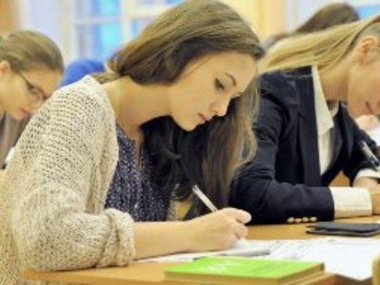 В Волгоградской области экзаменационное сочинение написали более 10 тысяч человек