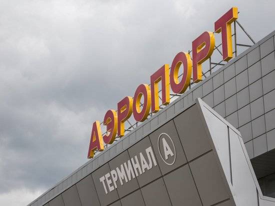 Из-за снегопада аэропорт Волгограда задерживает вылет и прилет трех рейсов до Москвы