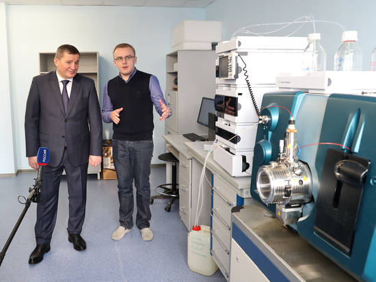 Губернатор проверил ход пусковых и наладочных работ нового фармцентра