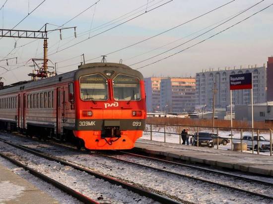 Электричка судоверфь волгоград 2. Станция Красноярск Северный. Электропоезд. Пригородный поезд.