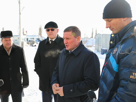 Андрей Бочаров провел рабочее совещание на площадке знаменитого долгостроя – ЖК «Парк Европейский»