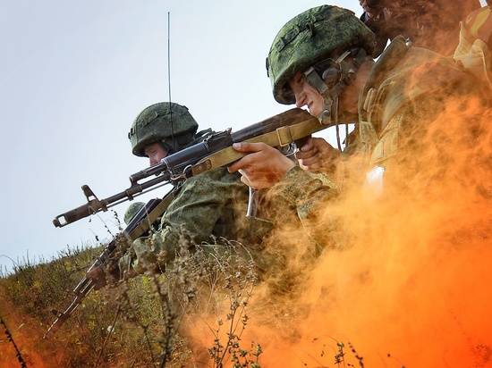 Под Волгоградом 400 военных на 100 единицах техники ищут условного врага