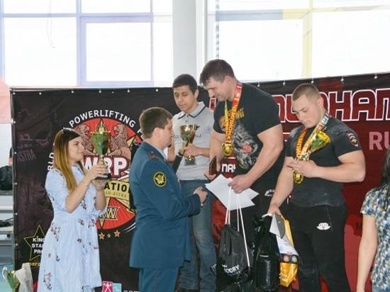 Волгоградские спецназовцы взяли золото и серебро чемпионата Евразии по пауэрлифтингу