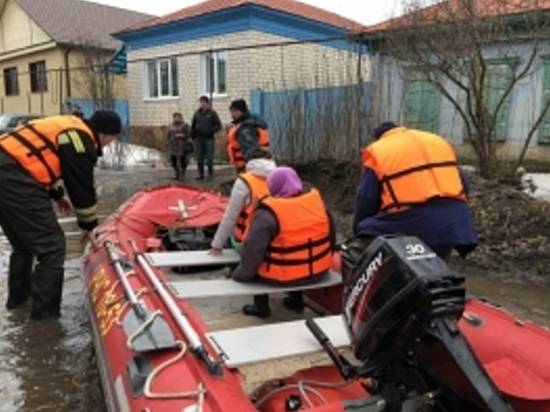 В Волгоградской области подтопленными остаются 3 тысячи дворов