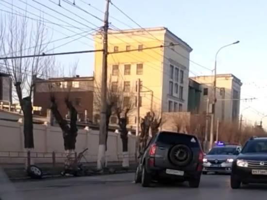 Разбившийся утром в Волгограде таксист – в больнице с сотрясением мозга