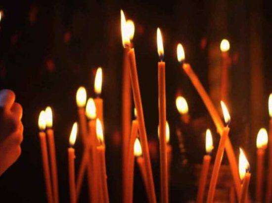 В православных храмах Волгоградской области помолились о погибших в ТЦ «Зимняя вишня»