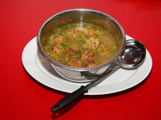 Волгоград вошел в Топ-3 городов-миллионников с самыми дешевыми бизнес-ланчами