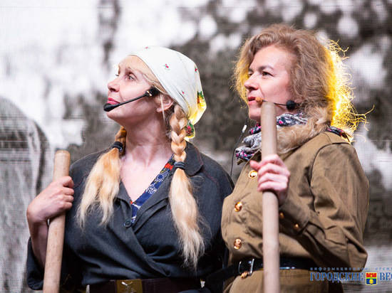 Аншлаг под открытым небом: на Мамаевом кургане прошел спектакль о восстановителях Сталинграда