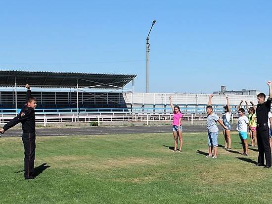 По всей области волгоградские полицейские провели занятия физкультурой для детей