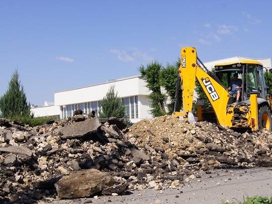 В центре Волгограда поменяют тротуар от «Пирамиды» до трамвайного кольца