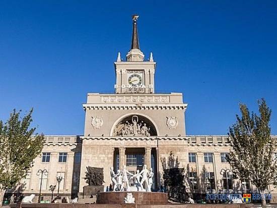 В Волгограде у фонтана на Привокзальной площади появится освещение