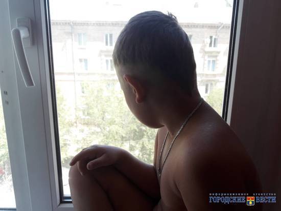 Волгоградские полицейские просят родителей закрывать окна