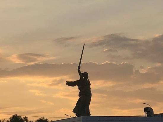 Аркадий Дворкович поделился с подписчиками в Instagram снимками Родины-матери