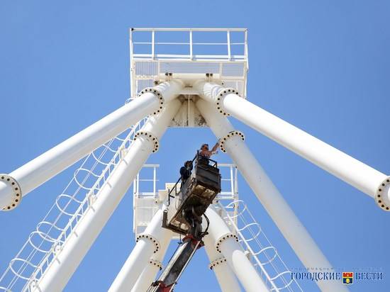 В Волгограде устанавливают 50-метровое колесо обозрения