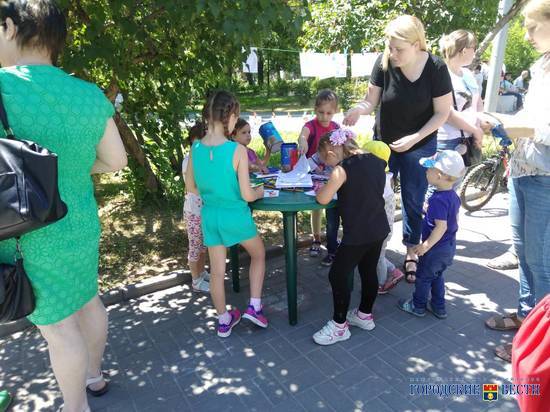 В Комсомольском саду проходят викторины и игры для детей