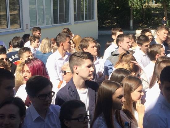 Волгоградские выпускники пишут ЕГЭ по обществознанию