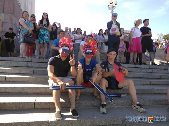Волгоградцы в кокошниках пришли поддержать сборную России на ЧМ