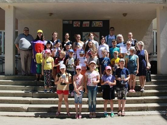 Юные волжане исполнили песни про ПДД, пешеходов и автомобилистов