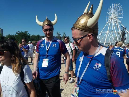 Исландские болельщики у «Волгоград Арены» продолжают оттачивать «Ху»