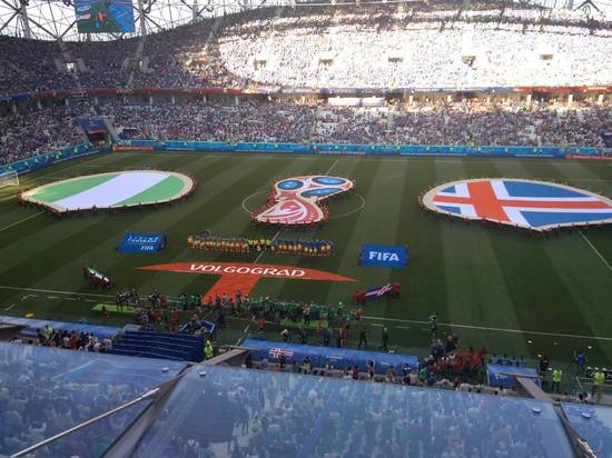 Игроки на поле: на «Волгоград Арене» начинается матч между Исландией и Нигерией