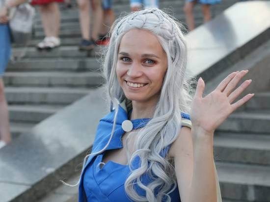 От Снегурочки до Дейнерис Таргариен: самые красивые посетительницы волгоградского фан-феста