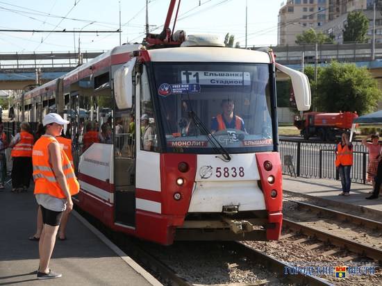 В день матча Япония – Польша  транспорт Волгограда  перевез 404 тысячи пассажиров