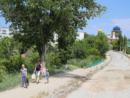 Андрей Бочаров осмотрел мостовой переход через реку Мечетку