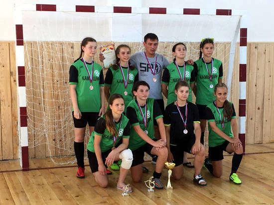 Юные футболистки из Камышина завоевали бронзу российского первенства по мини-футболу
