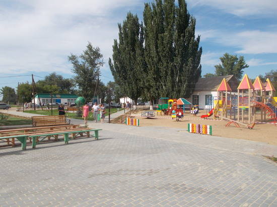 В Николаевском районе благоустроили парк и поселили в нем «Арбуз»