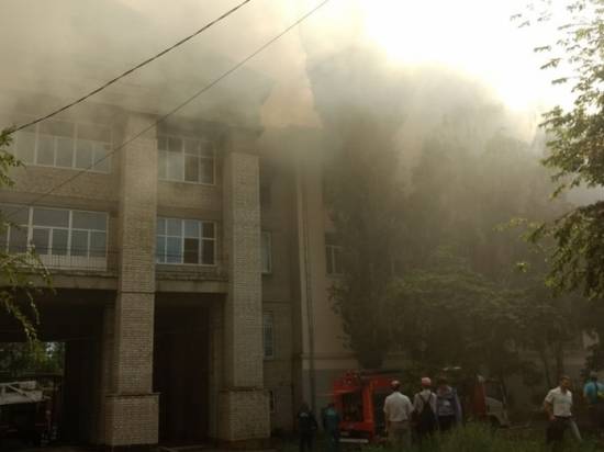 Здание аграрного университета загорелось из-за неисправного электрооборудования