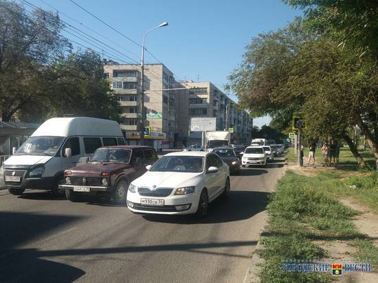 На Второй продольной собралась пробка из-за ДТП