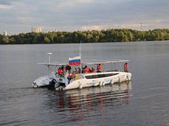 Один из 14 городов России: в Волгоград плывет экокатамаран