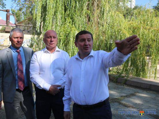 Губернатор проинспектировал дорожные работы на улице Калинина