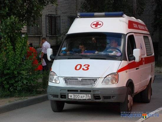 На западе Волгоград столкнулись «приора» и Chery: два человека в больнице